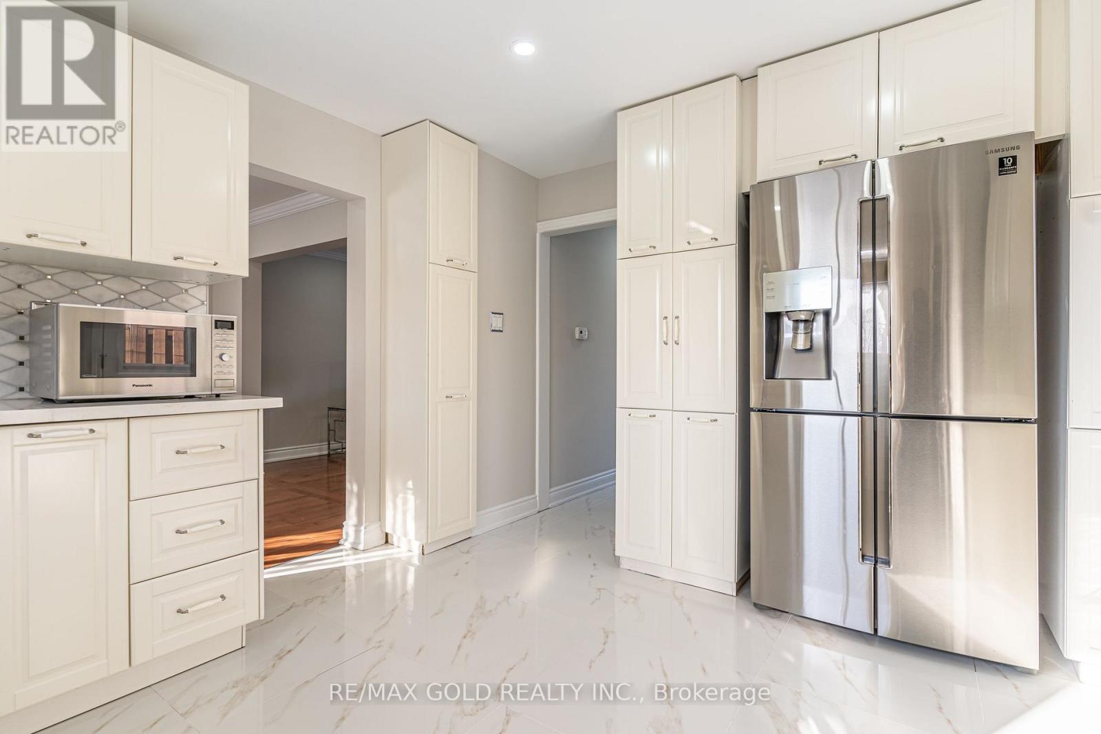 9 Dalton Place, Brampton, Ontario  L6T 1N6 - Photo 14 - W12686522