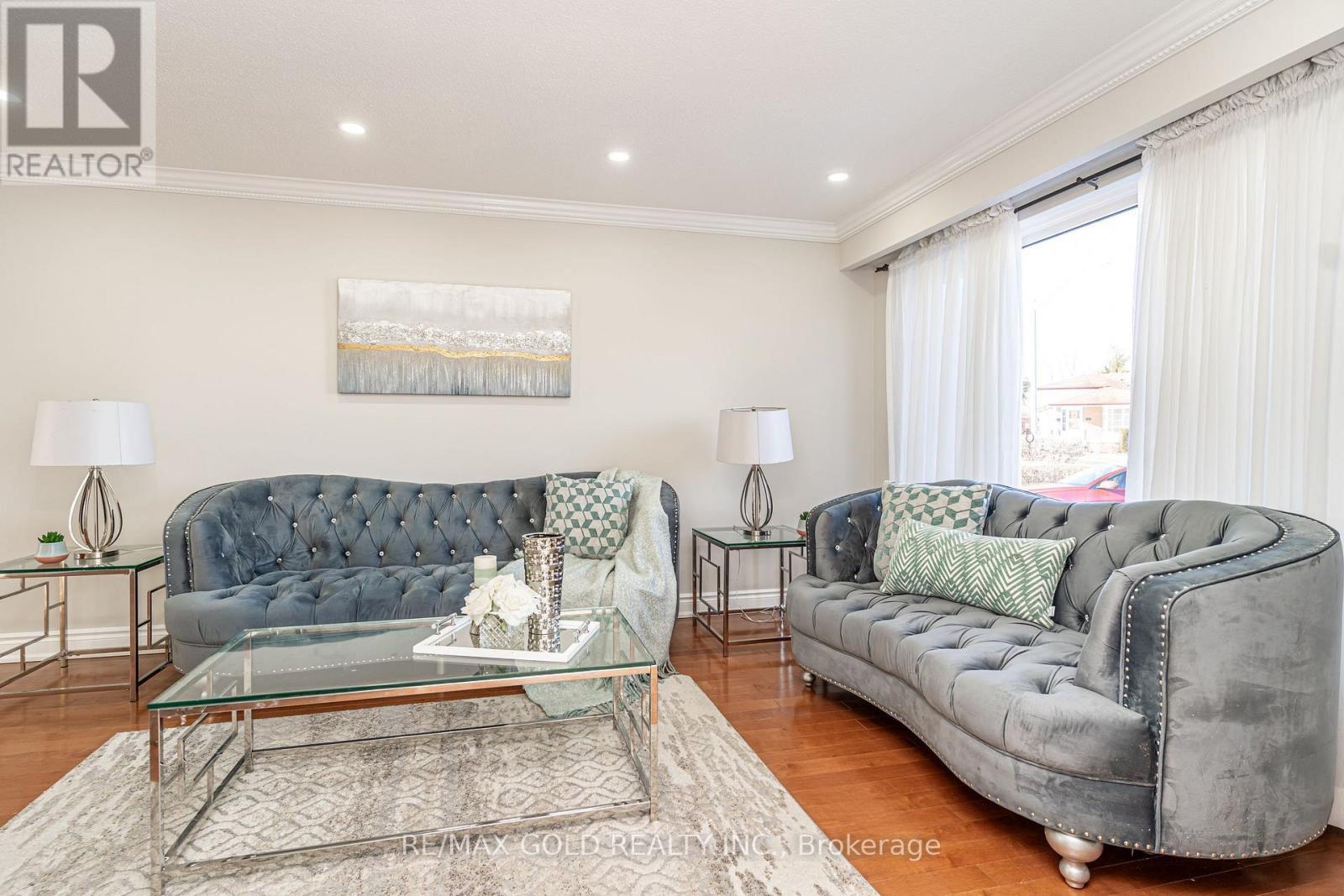 9 Dalton Place, Brampton, Ontario  L6T 1N6 - Photo 6 - W12686522