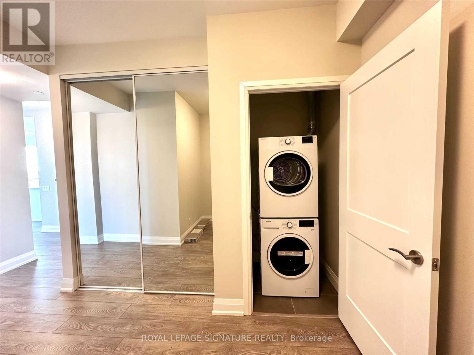 702 - 15 Lynch Street, Brampton, Ontario  L6W 0C7 - Photo 3 - W12686544