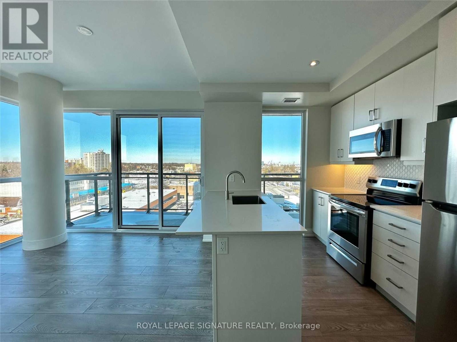 702 - 15 Lynch Street, Brampton, Ontario  L6W 0C7 - Photo 8 - W12686544