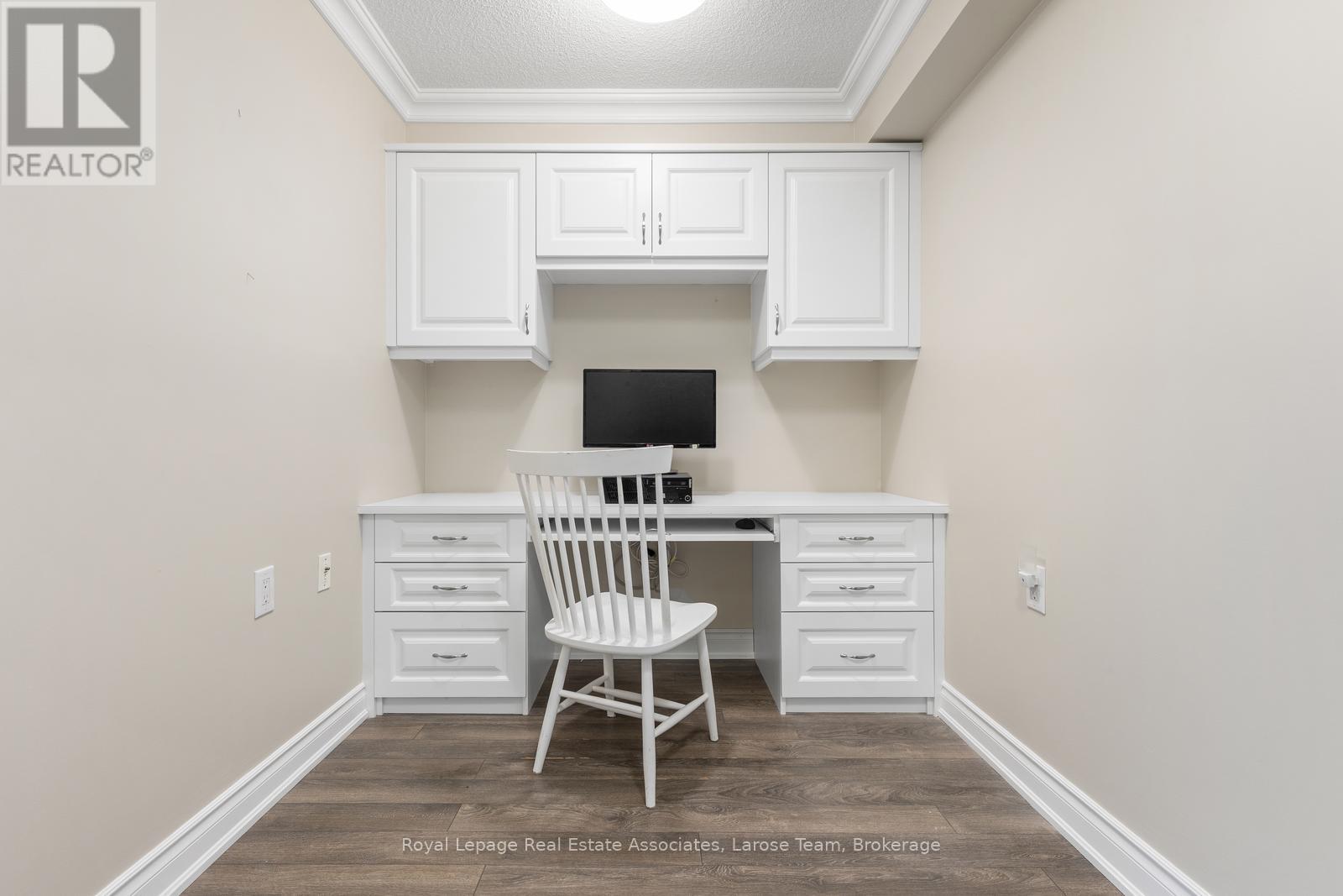 809 - 3 Marine Parade Drive, Toronto, Ontario  M8V 3Z5 - Photo 3 - W12686562