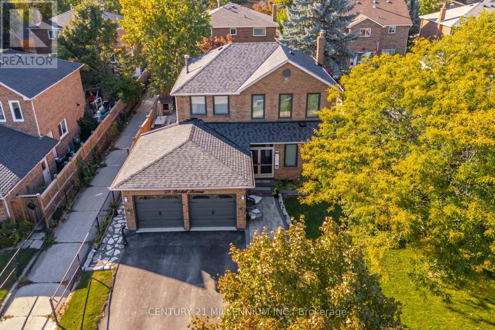 28 Bristol Avenue, Brampton, Ontario  L6X 2B3 - Photo 4 - W12686652