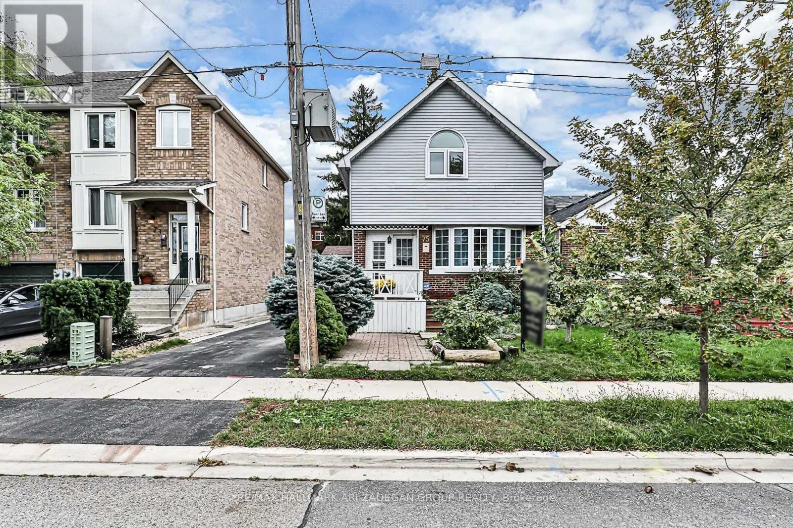 75 Fairfield Avenue, Toronto, Ontario  M8W 1R6 - Photo 1 - W12686700