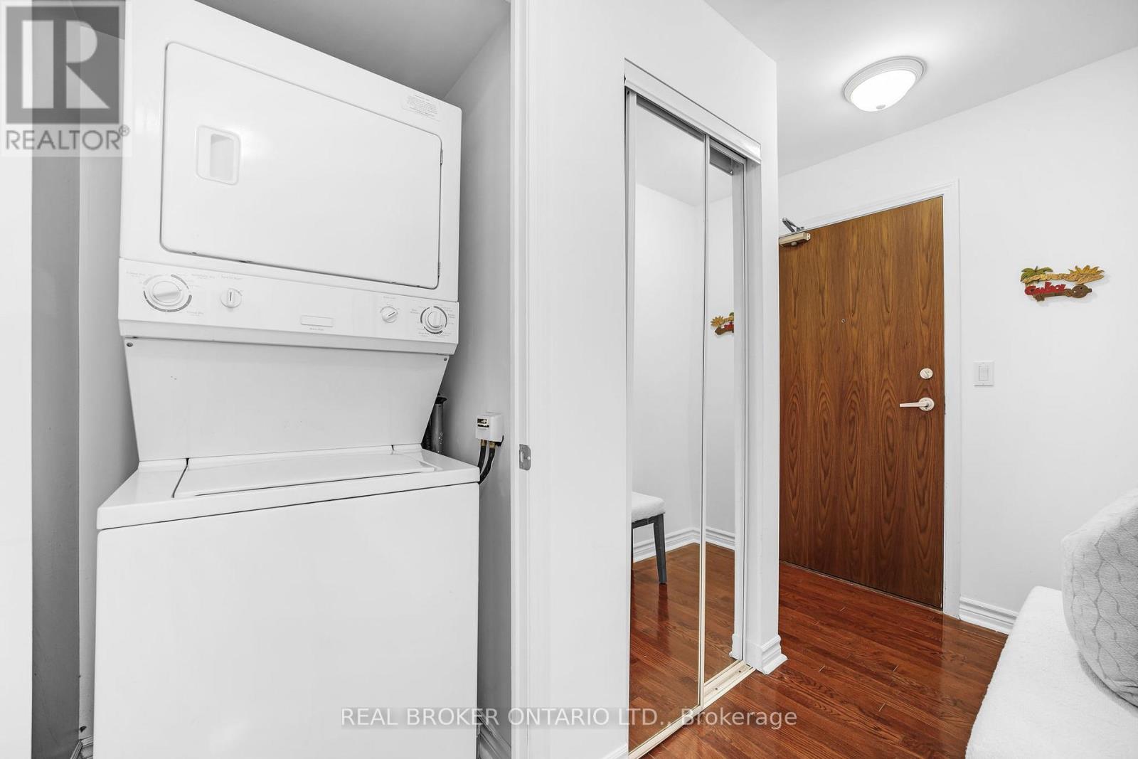 1005 - 1 Elm Drive W, Mississauga, Ontario  L5B 4M1 - Photo 18 - W12686740