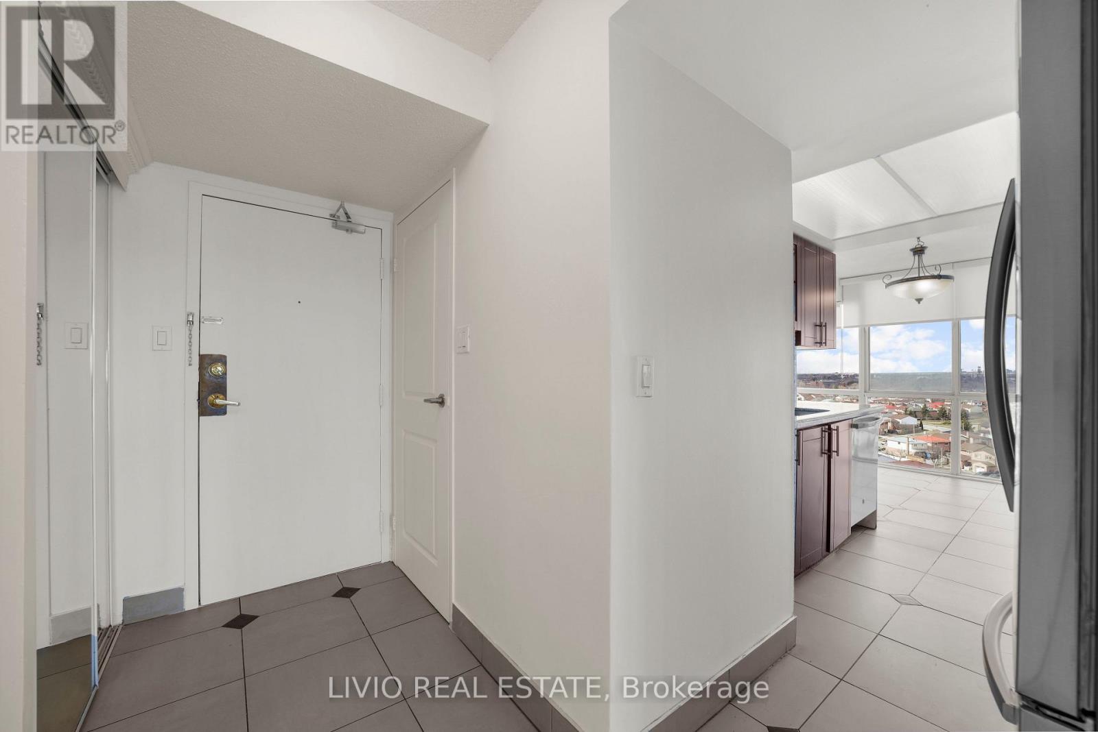 1411 - 10 Markbrook Lane, Toronto, Ontario  M9V 5E3 - Photo 5 - W12686774