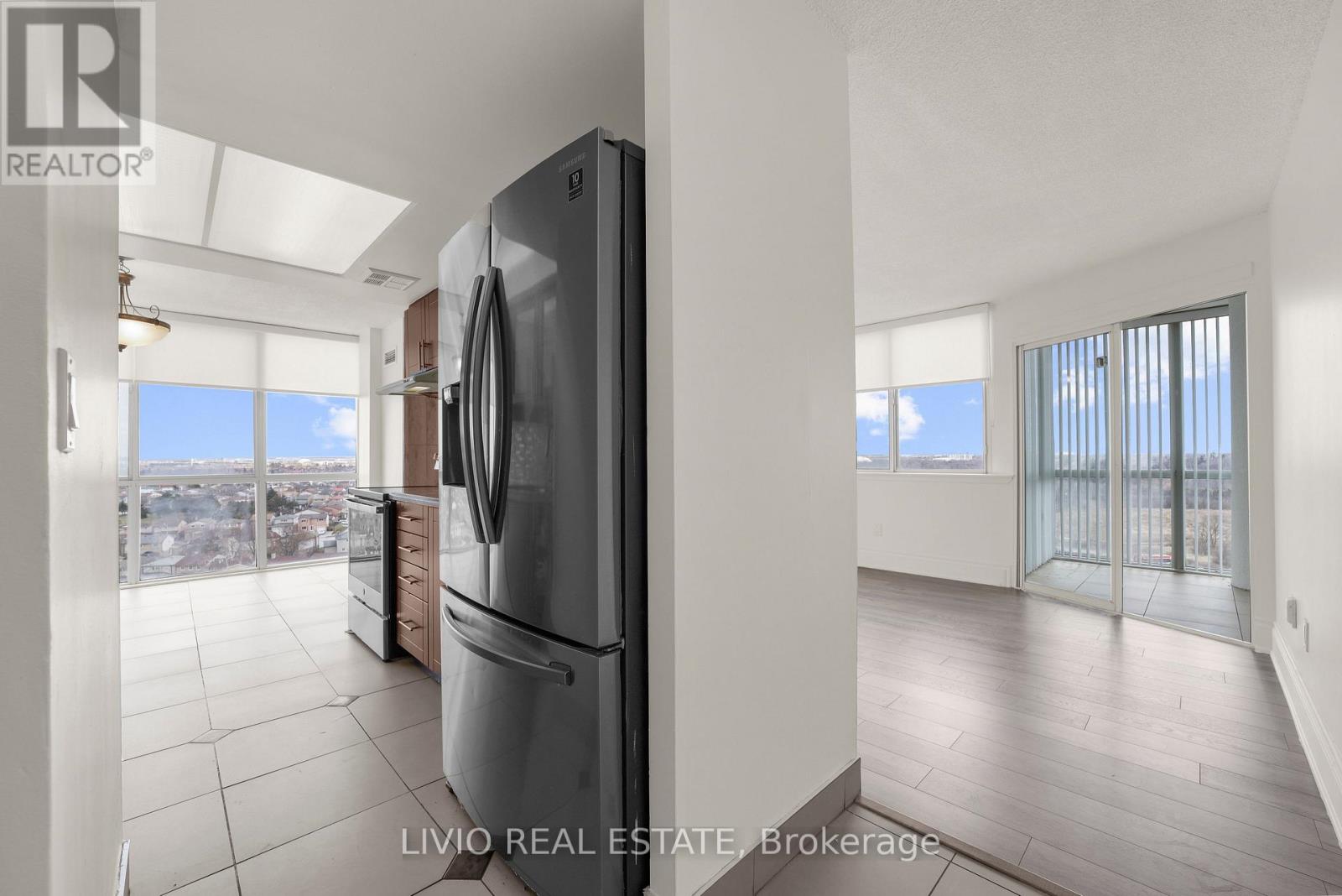 1411 - 10 Markbrook Lane, Toronto, Ontario  M9V 5E3 - Photo 6 - W12686774