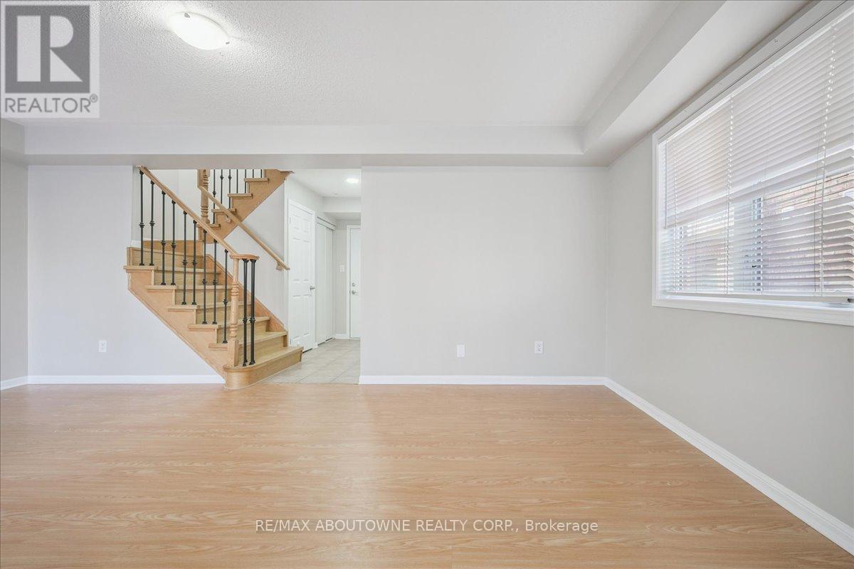 884 Jempson Path, Milton, Ontario  L9T 0Z5 - Photo 3 - W12686790