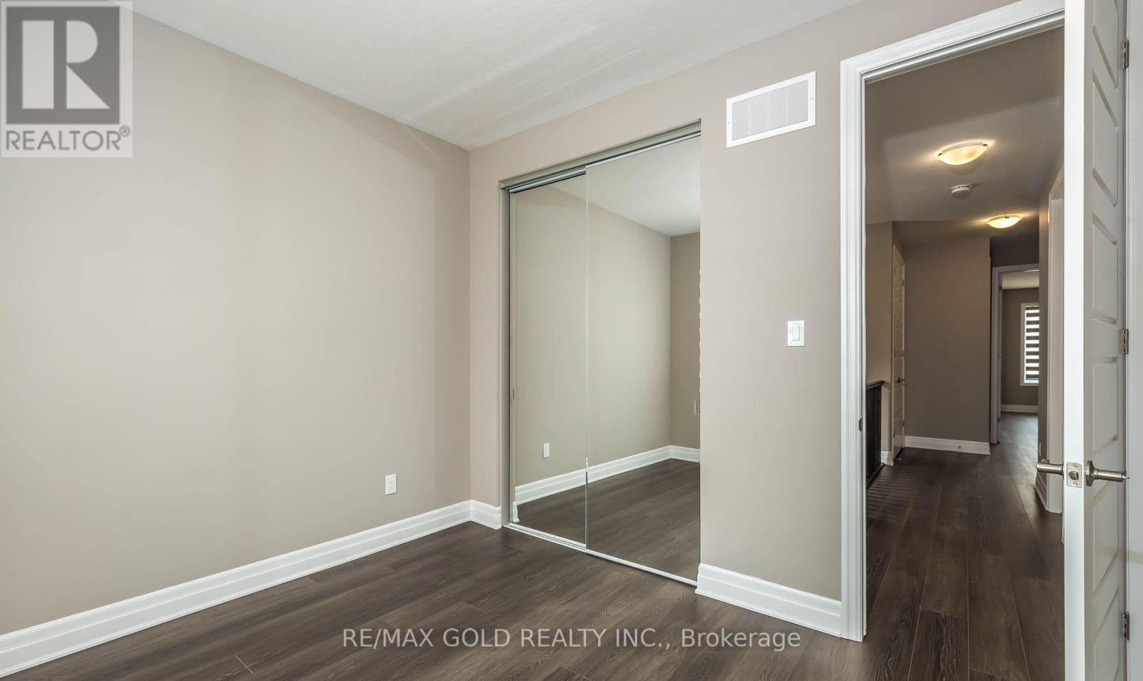 42 Milt Schmidt Street, Kitchener, Ontario  N2R 0T2 - Photo 16 - X12686768