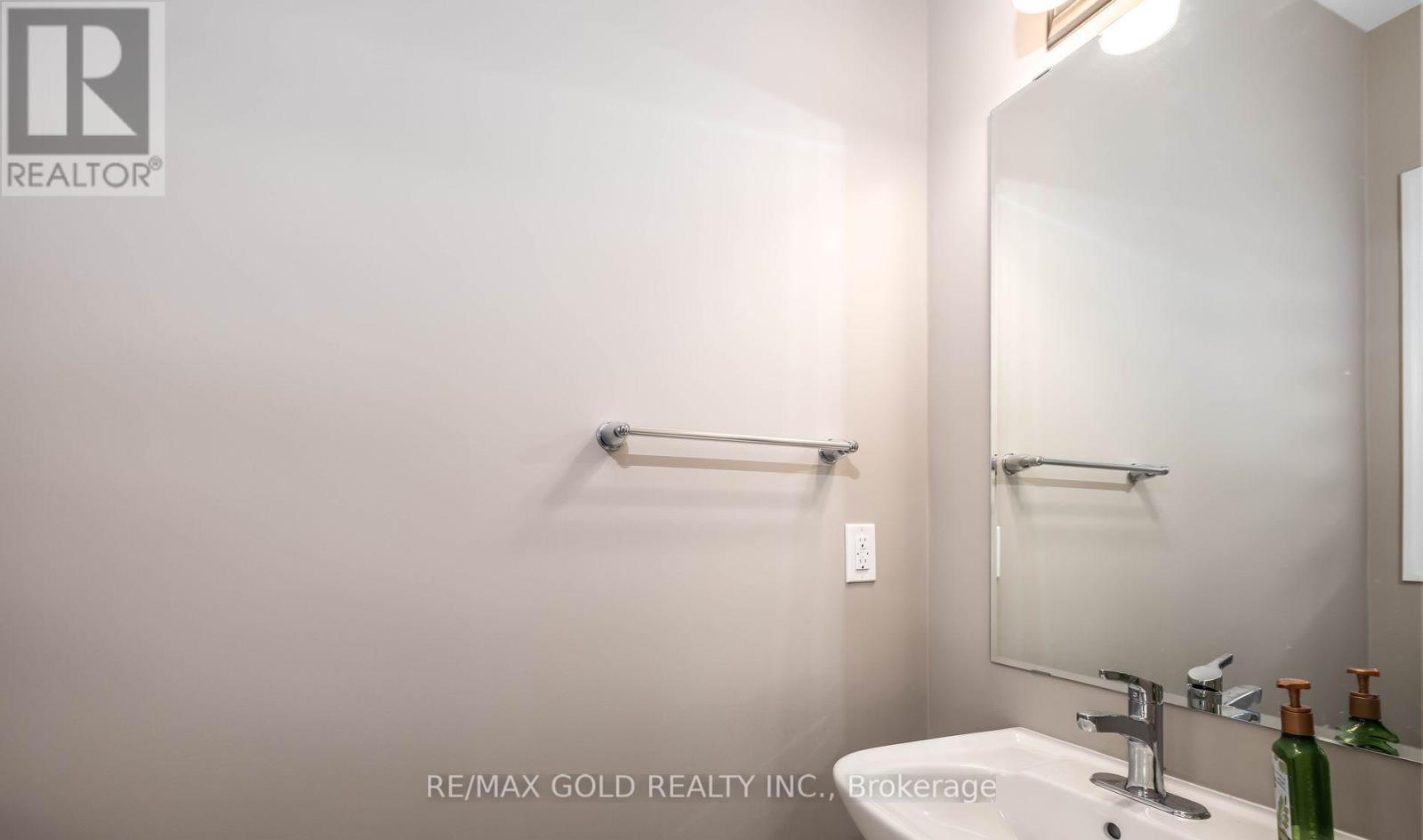 42 Milt Schmidt Street, Kitchener, Ontario  N2R 0T2 - Photo 5 - X12686768