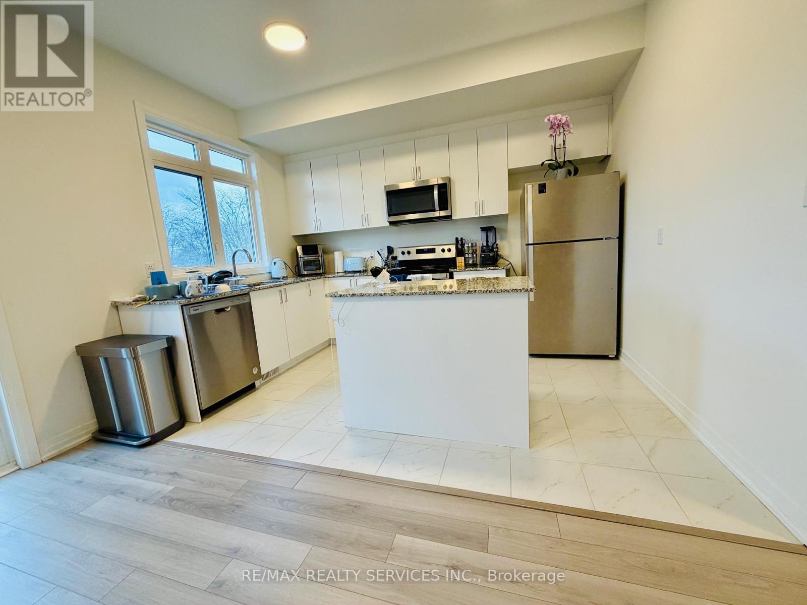 57 - 150 Glendale Avenue, St. Catharines, Ontario  L2T 2K1 - Photo 15 - X12653450