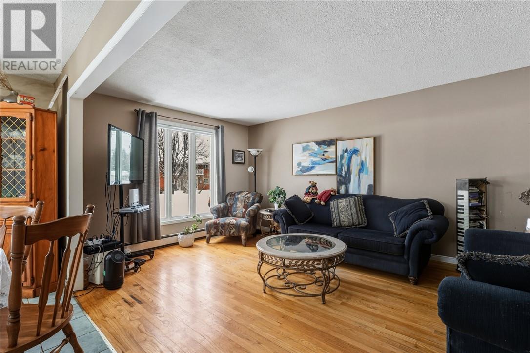 4500 Caroline Avenue, Sudbury, Ontario  P3P 1k8 - Photo 3 - 2126062