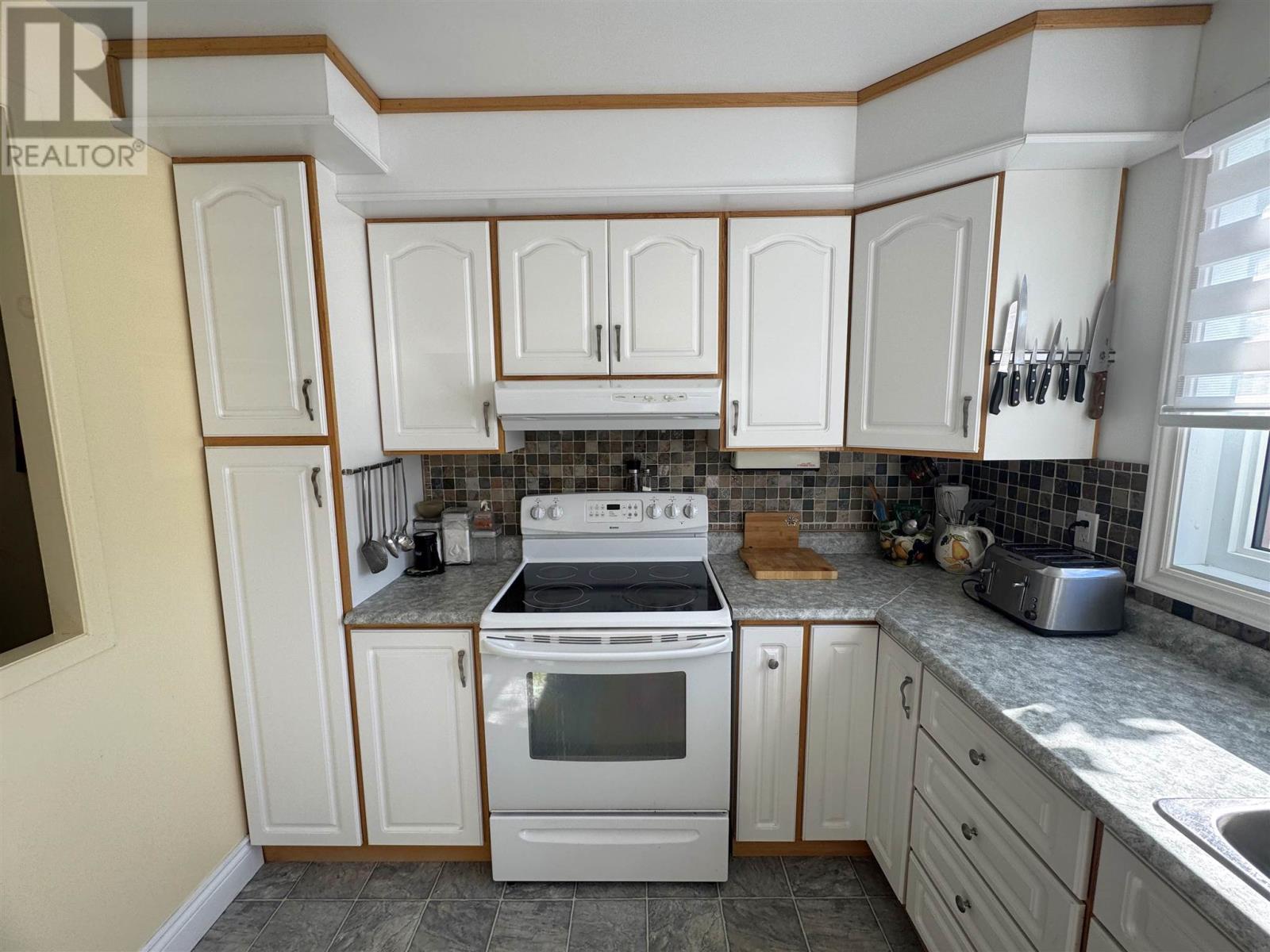 106 Frame Cres, Elliot Lake, Ontario  P5A 2S5 - Photo 3 - SM260021