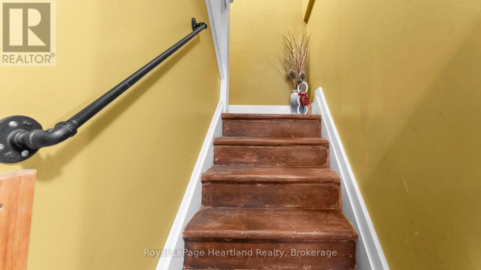 54 St David Street, Goderich, Ontario  N7A 1L5 - Photo 9 - X12687014