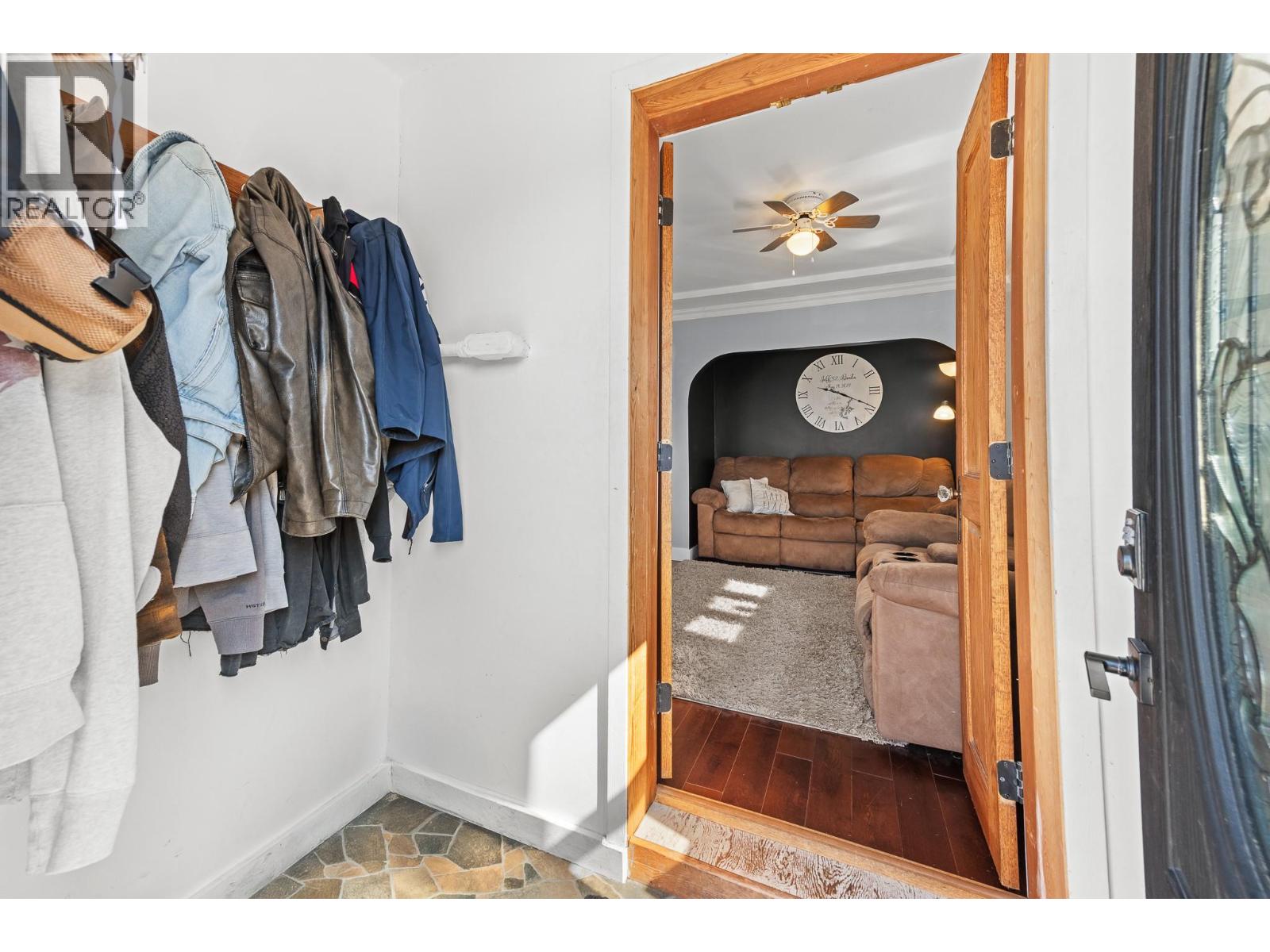 1930 Pine Street, Creston, British Columbia  V0B 1G5 - Photo 2 - 10372465