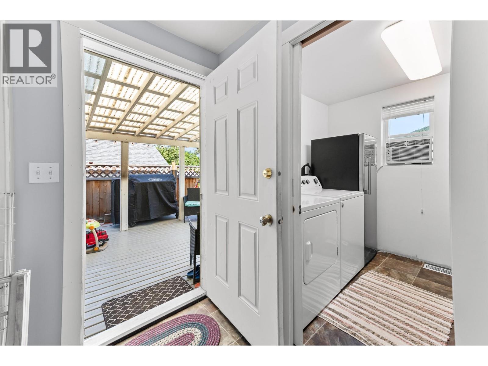 1930 Pine Street, Creston, British Columbia  V0B 1G5 - Photo 17 - 10372465