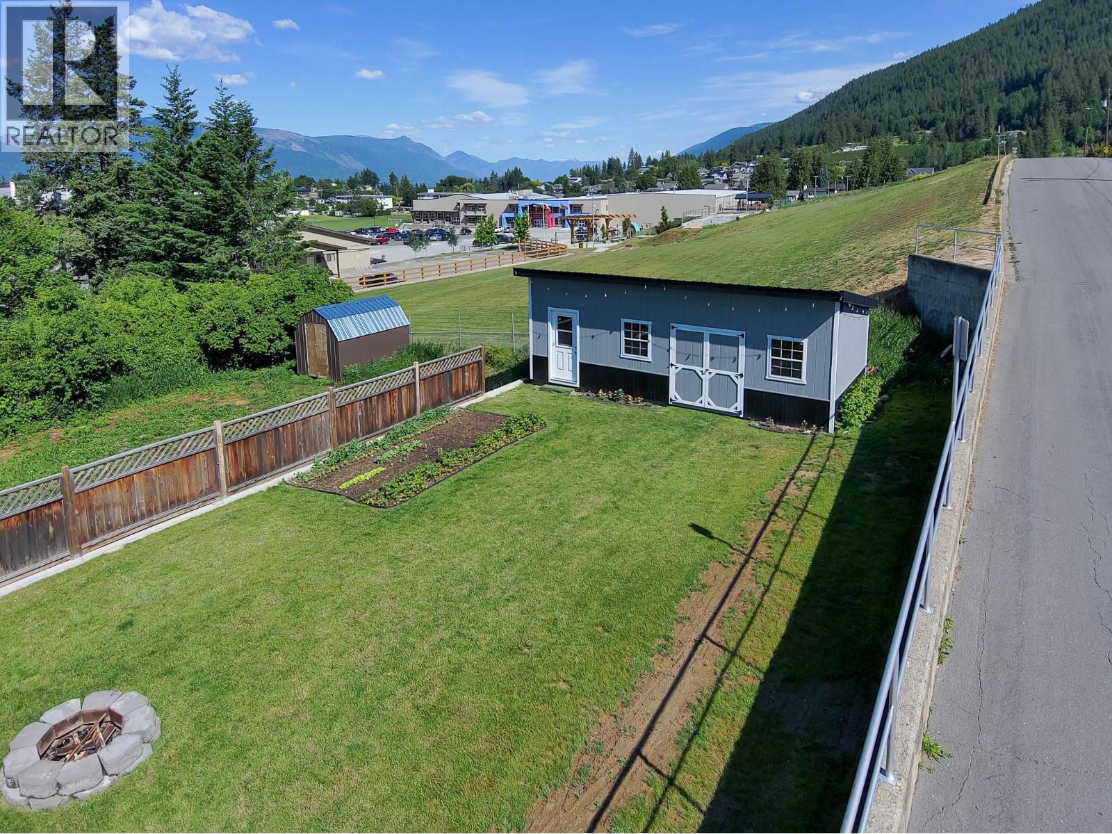 1930 Pine Street, Creston, British Columbia  V0B 1G5 - Photo 20 - 10372465