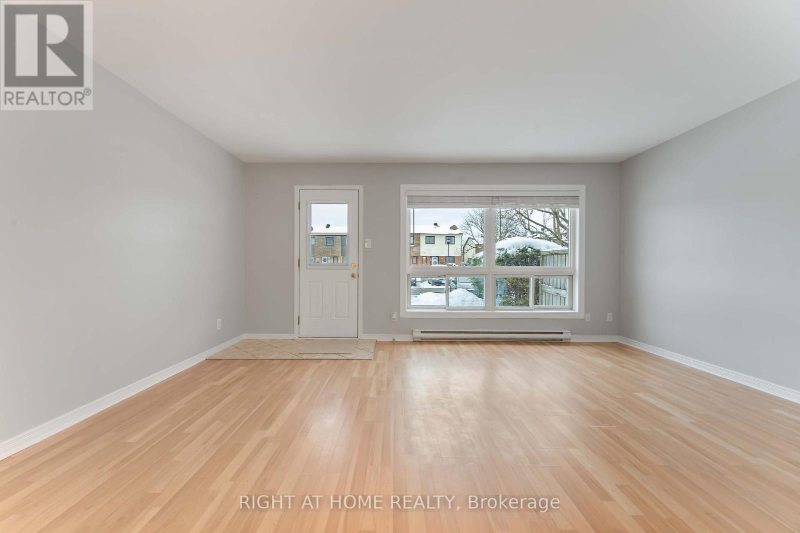 25b Bertona Street, Ottawa, Ontario  K2G 4G7 - Photo 7 - X12686834