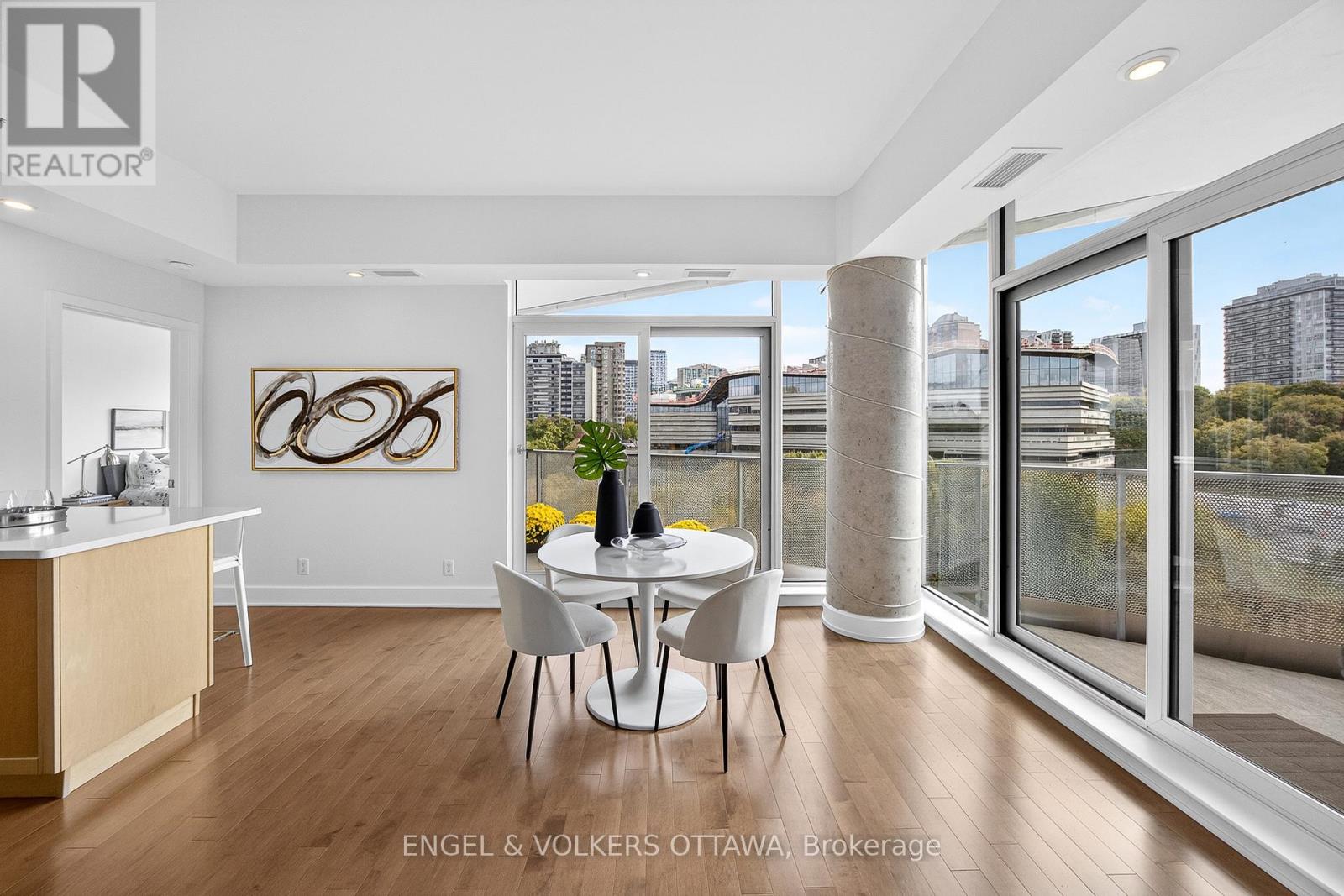 802 - 300c Lett Street, Ottawa, Ontario  K1R 0A8 - Photo 12 - X12686848