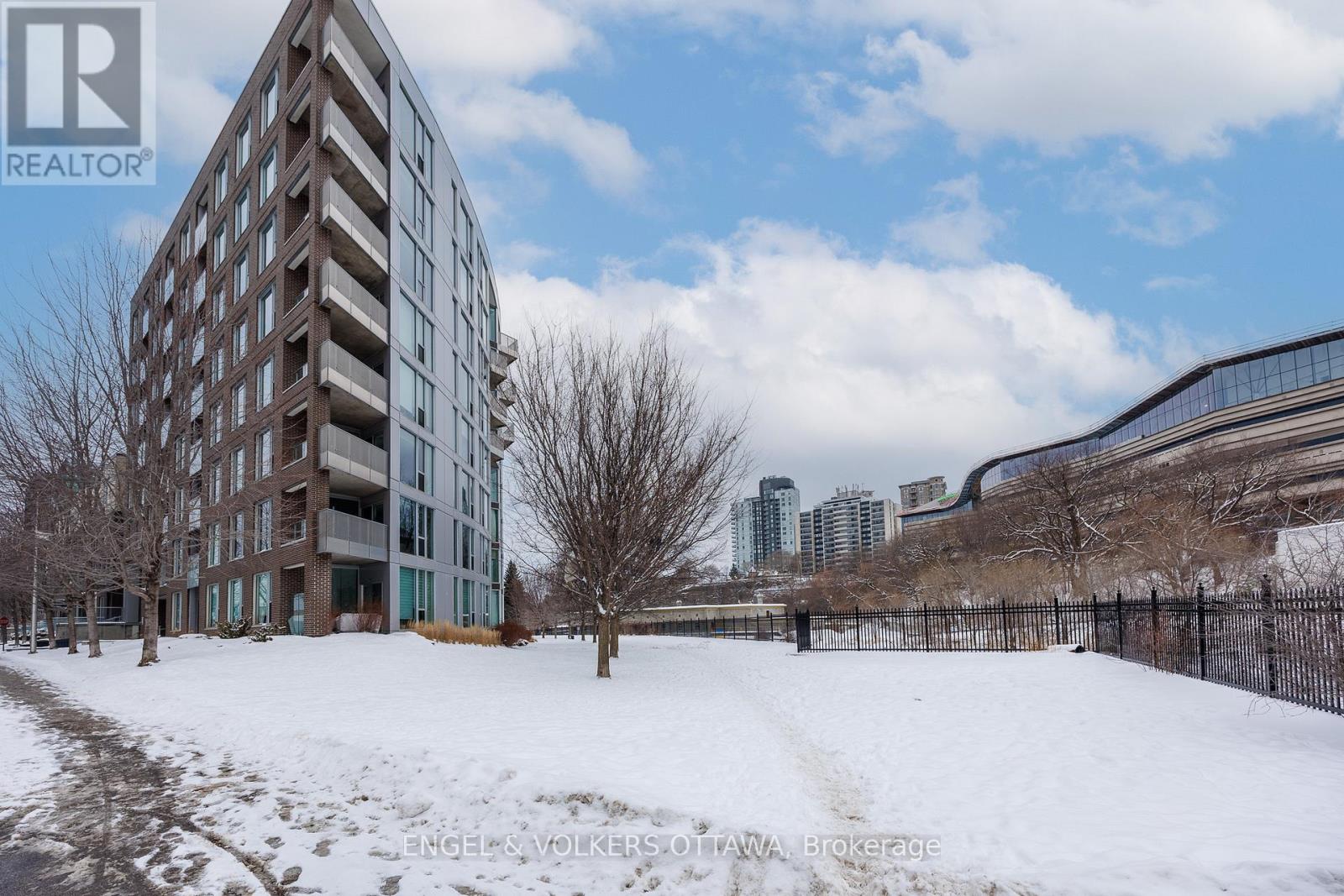 802 - 300c Lett Street, Ottawa, Ontario  K1R 0A8 - Photo 3 - X12686848