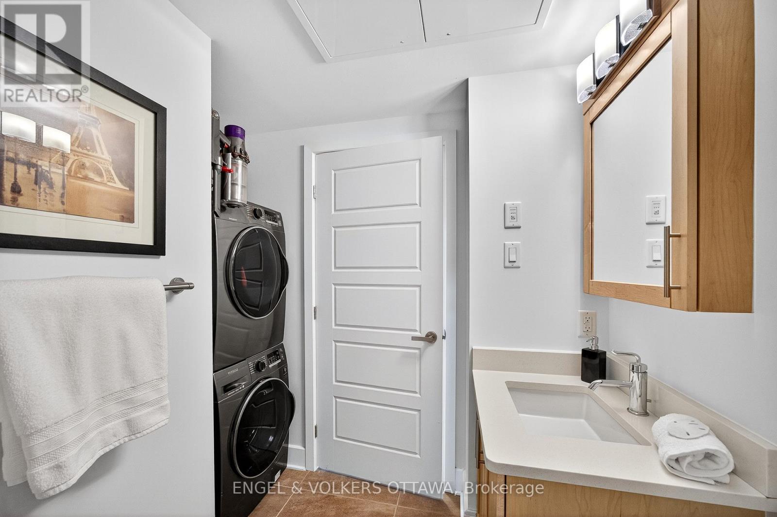 802 - 300c Lett Street, Ottawa, Ontario  K1R 0A8 - Photo 32 - X12686848