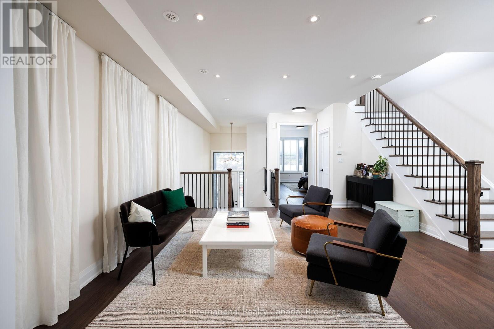 1478 Yellow Rose Circle, Oakville, Ontario  L6M 5L2 - Photo 13 - W12686916