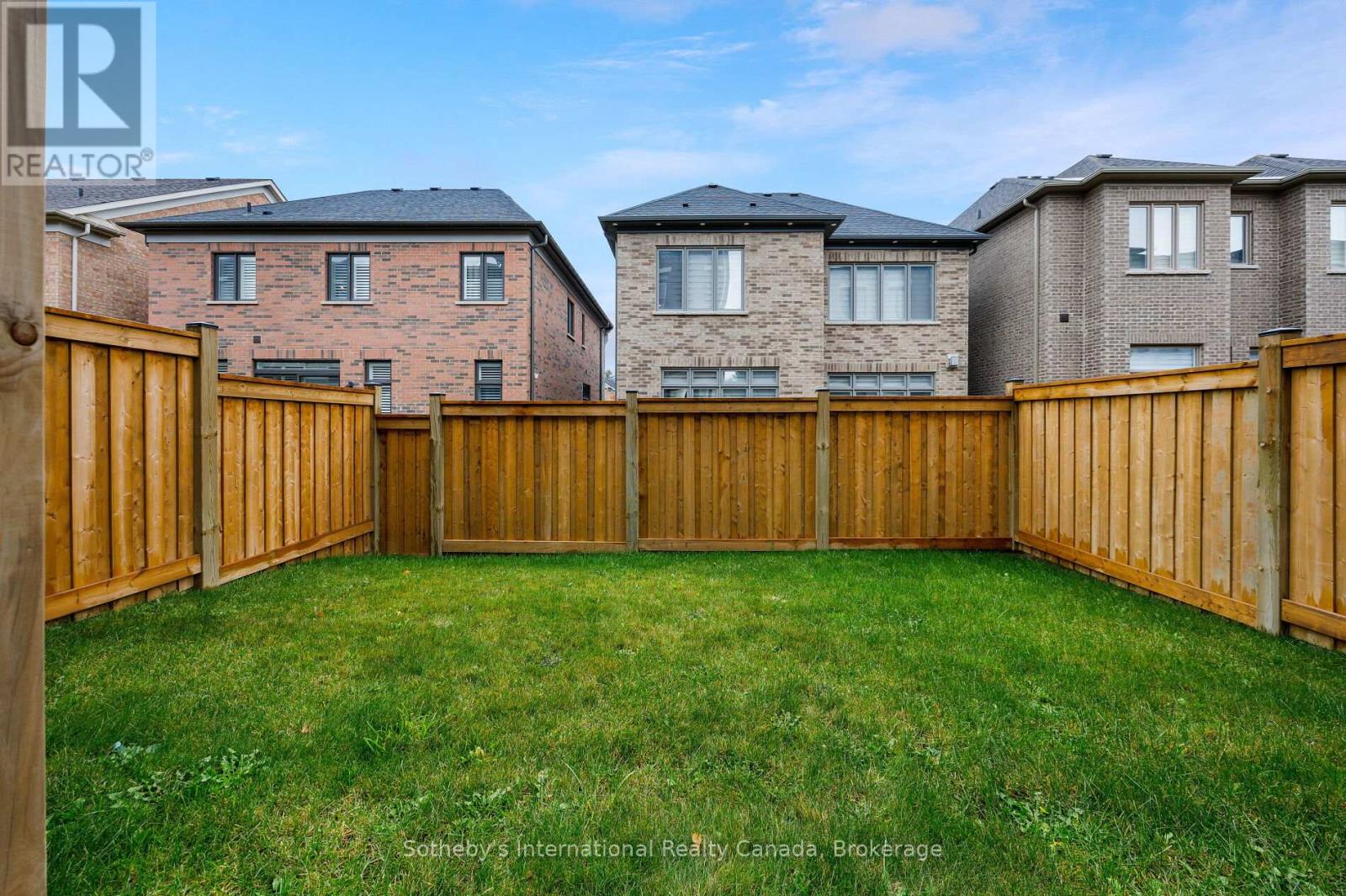 1478 Yellow Rose Circle, Oakville, Ontario  L6M 5L2 - Photo 3 - W12686916