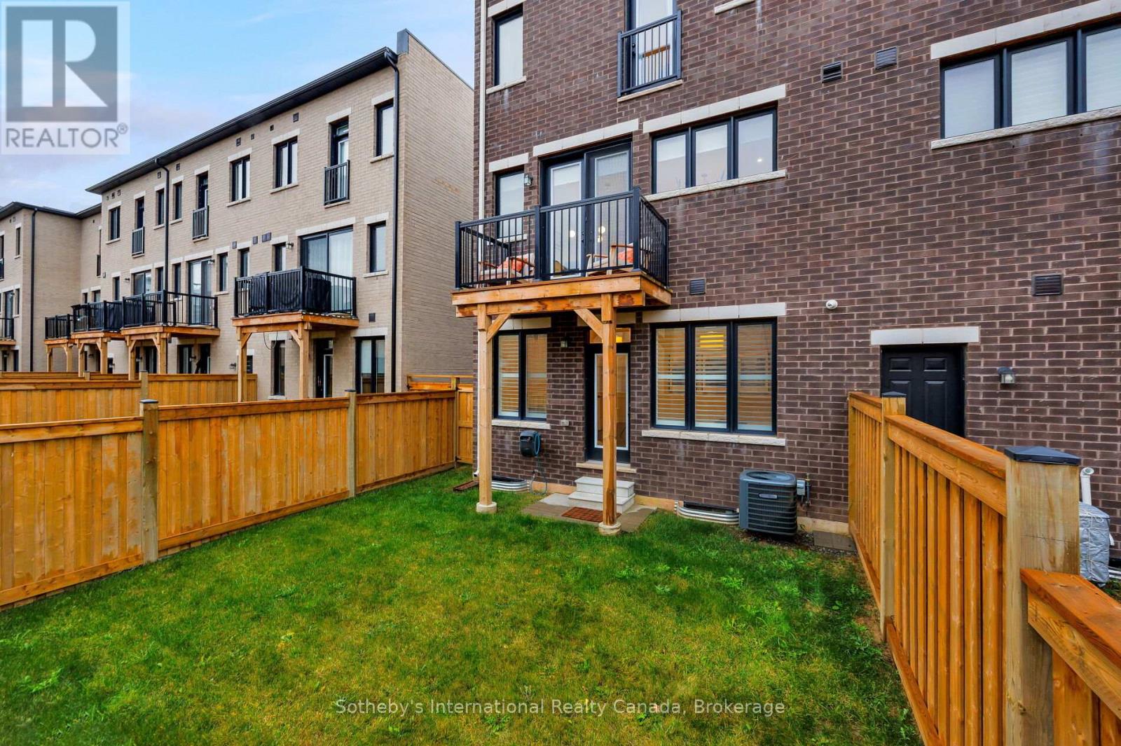 1478 Yellow Rose Circle, Oakville, Ontario  L6M 5L2 - Photo 33 - W12686916