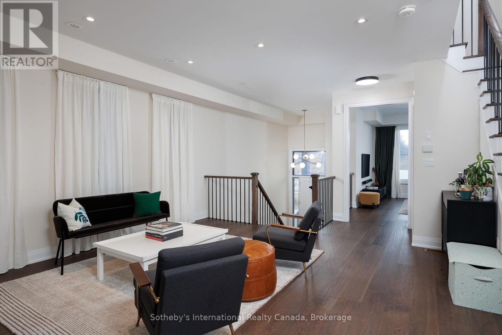 1478 Yellow Rose Circle, Oakville, Ontario  L6M 5L2 - Photo 7 - W12686916