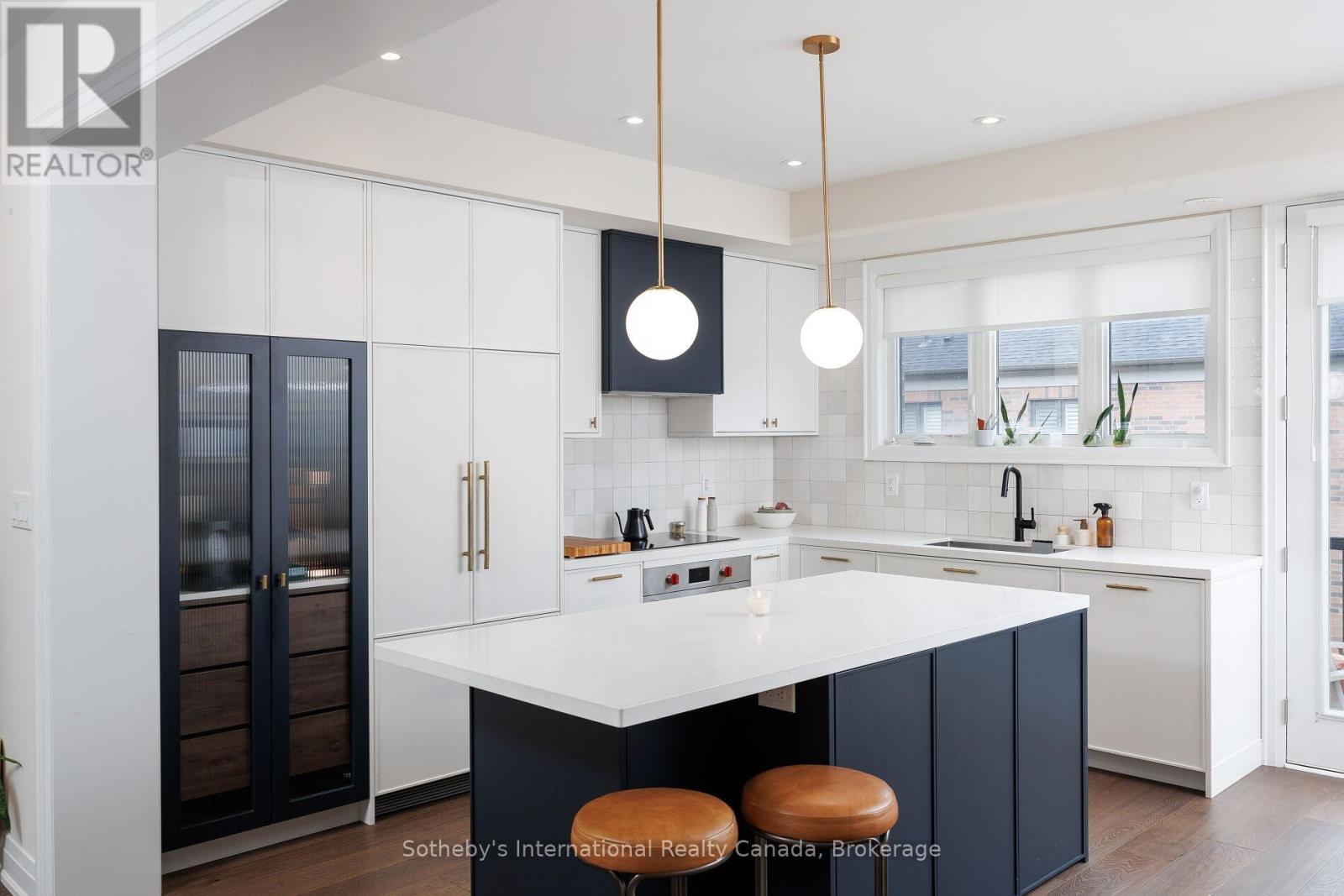 1478 Yellow Rose Circle, Oakville, Ontario  L6M 5L2 - Photo 9 - W12686916