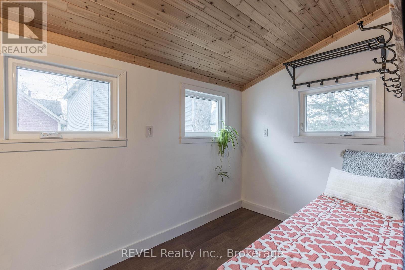 10 Canal Street, St. Catharines, Ontario  L2N 4S6 - Photo 17 - X12686822