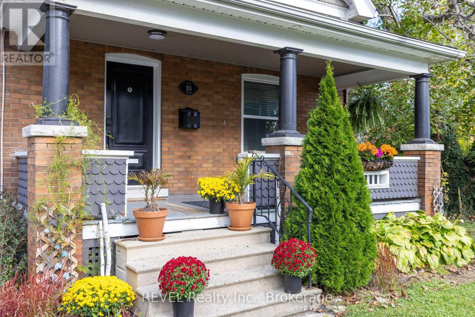 10 Canal Street, St. Catharines, Ontario  L2N 4S6 - Photo 4 - X12686822