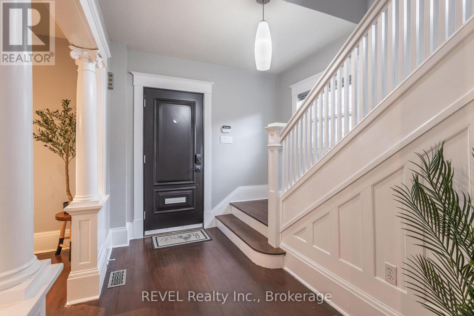 10 Canal Street, St. Catharines, Ontario  L2N 4S6 - Photo 6 - X12686822