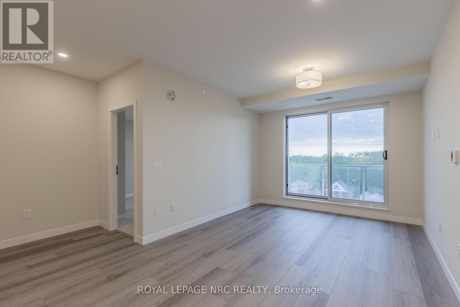 602 - 118 West Street, Port Colborne, Ontario  L3K 0B9 - Photo 7 - X12686964