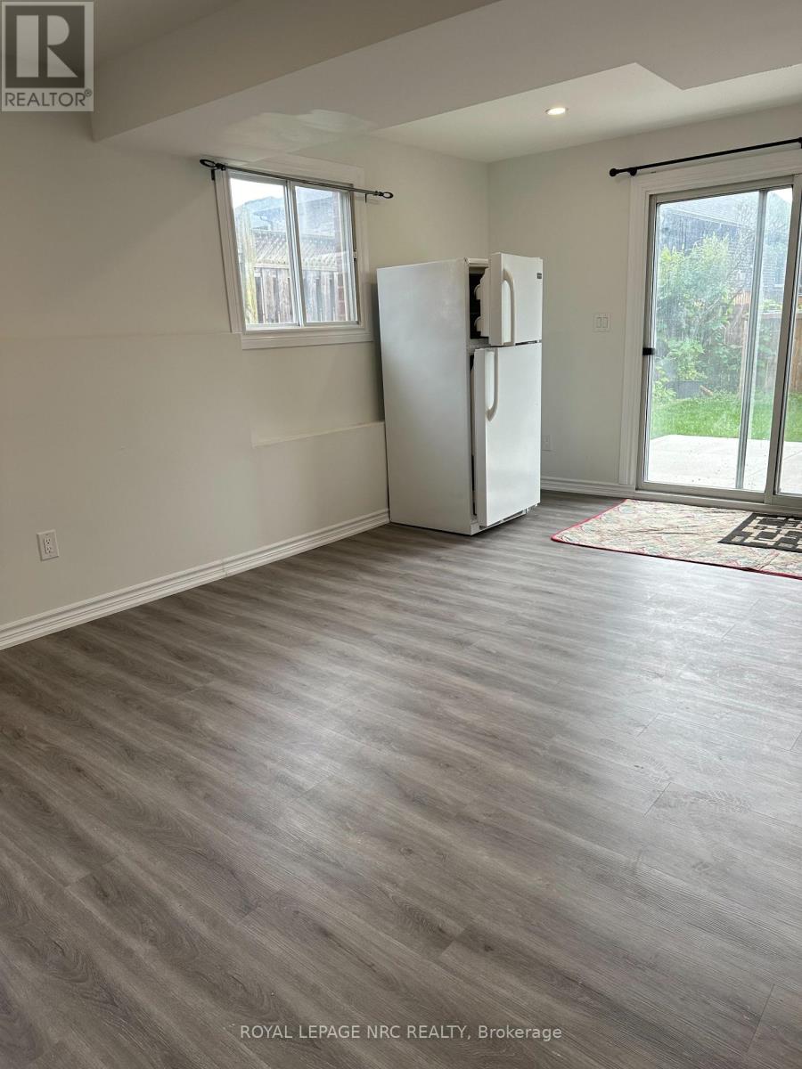 158 Keefer Road, Thorold, Ontario  L2V 4N9 - Photo 14 - X12638376