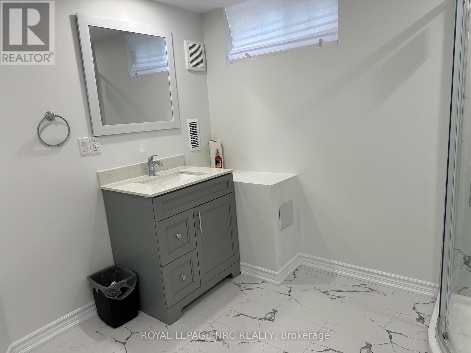 158 Keefer Road, Thorold, Ontario  L2V 4N9 - Photo 10 - X12638376