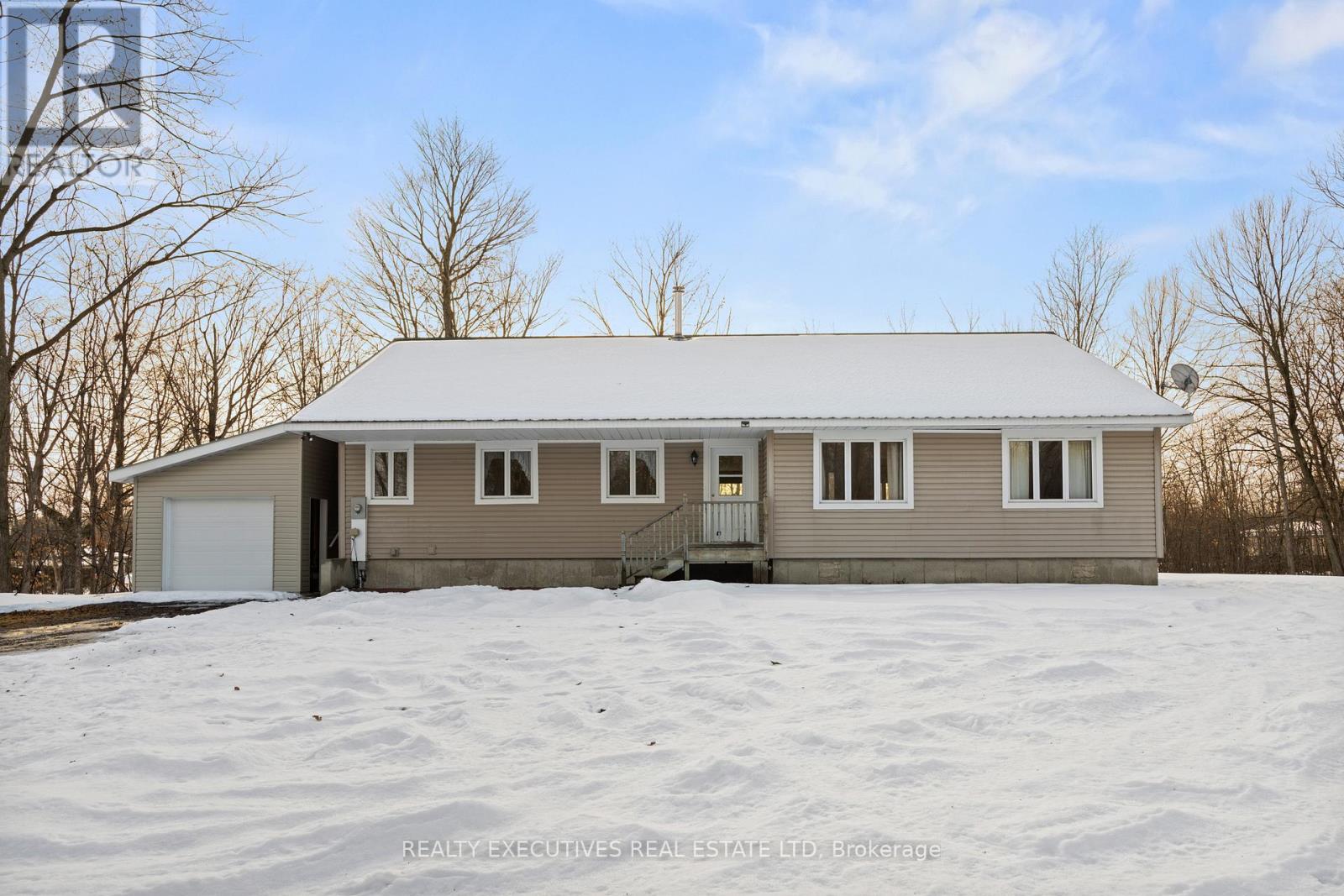 7725 Lawrence Street, Ottawa, Ontario  K0A 3J0 - Photo 5 - X12686940