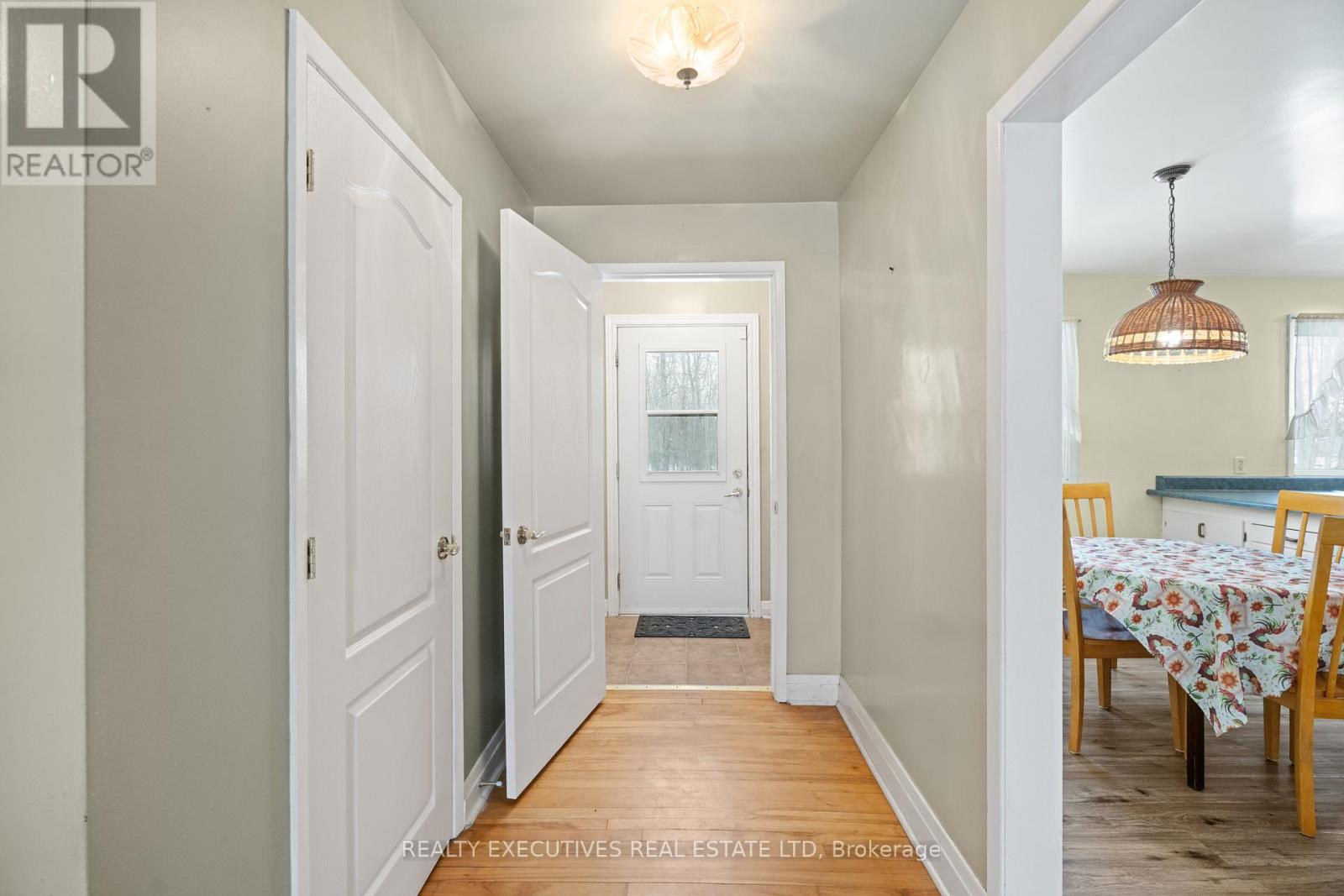 7725 Lawrence Street, Ottawa, Ontario  K0A 3J0 - Photo 8 - X12686940