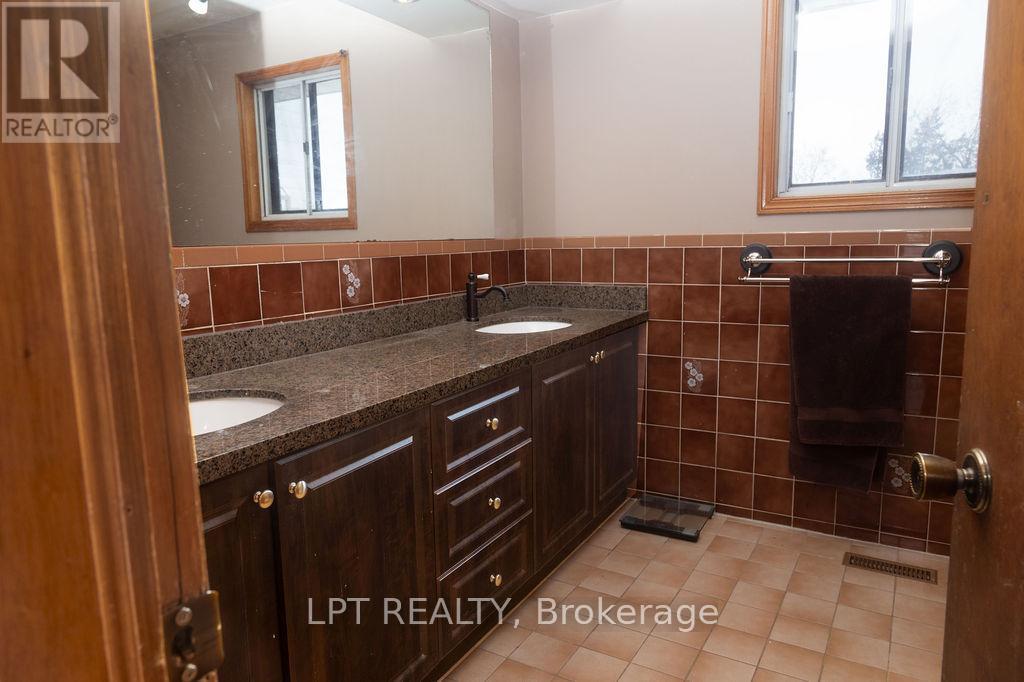 3431 Dorcas Street, Mississauga, Ontario  L4T 1M9 - Photo 12 - W12673712