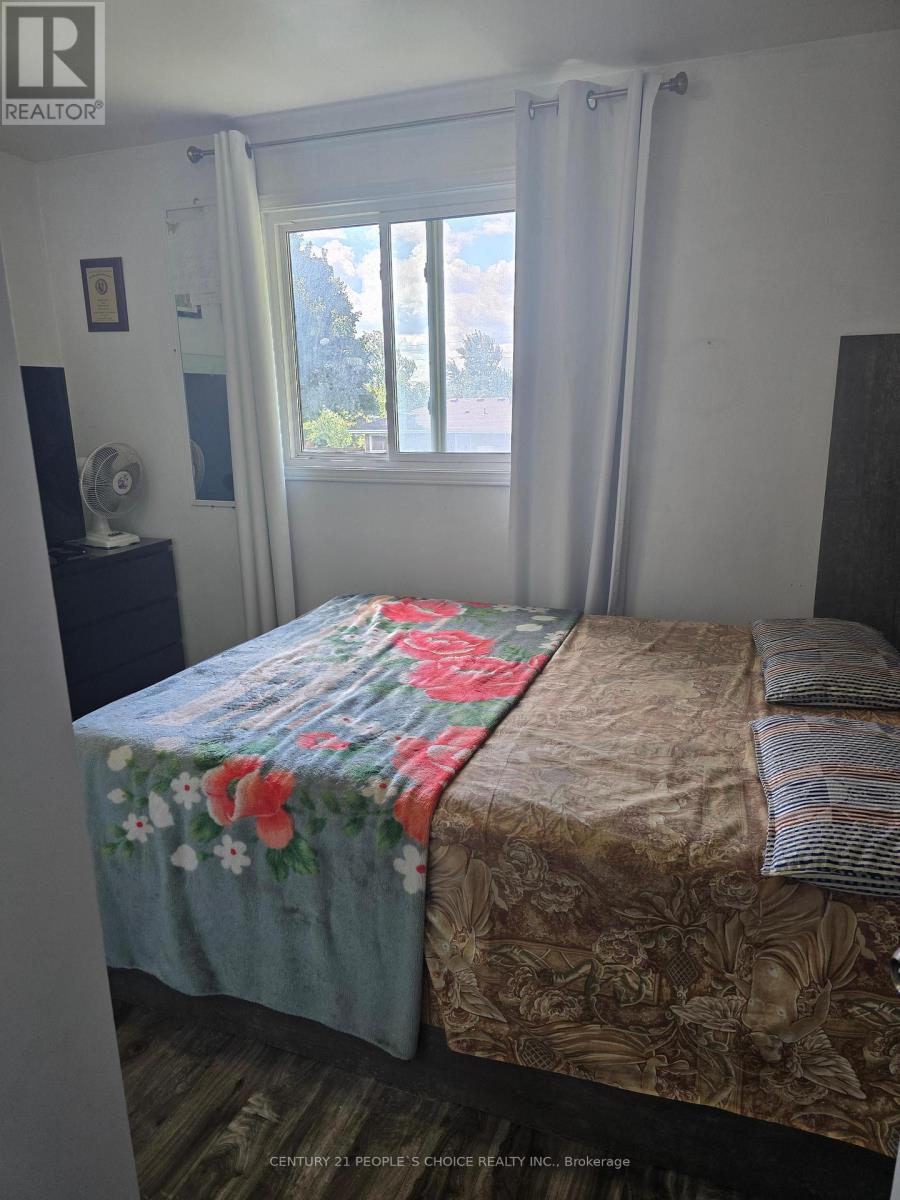 18 Curtis Drive, Brampton, Ontario  L6Y 2J6 - Photo 10 - W12627758