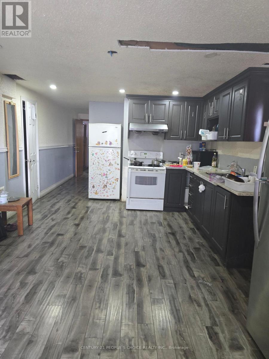 18 Curtis Drive, Brampton, Ontario  L6Y 2J6 - Photo 12 - W12627758