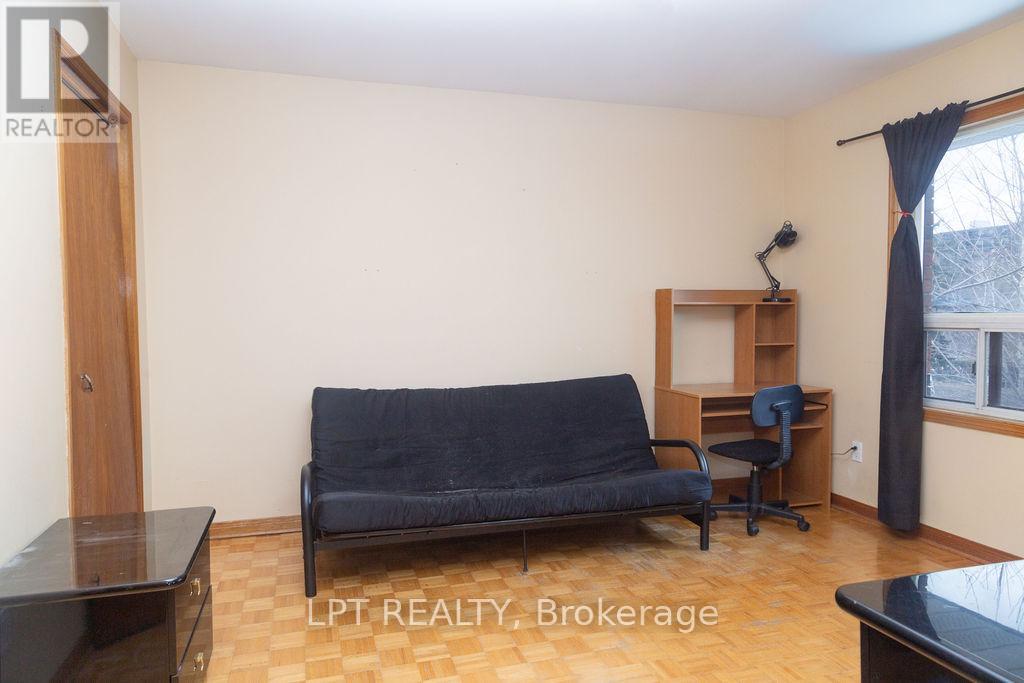 3431 Dorcas Street, Mississauga, Ontario  L4T 1M9 - Photo 4 - W12673712