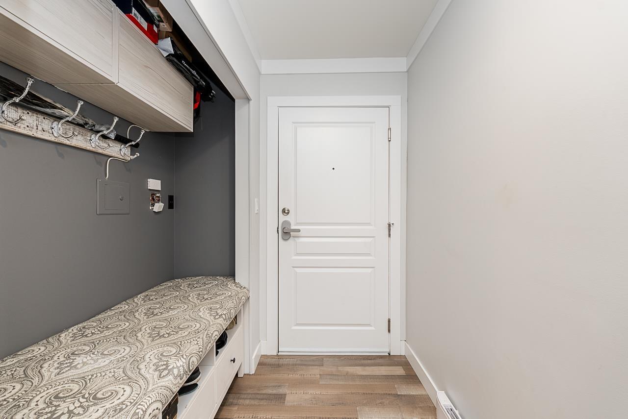 410 13939 Laurel Drive, Surrey, British Columbia  V3T 1A8 - Photo 2 - R3077814