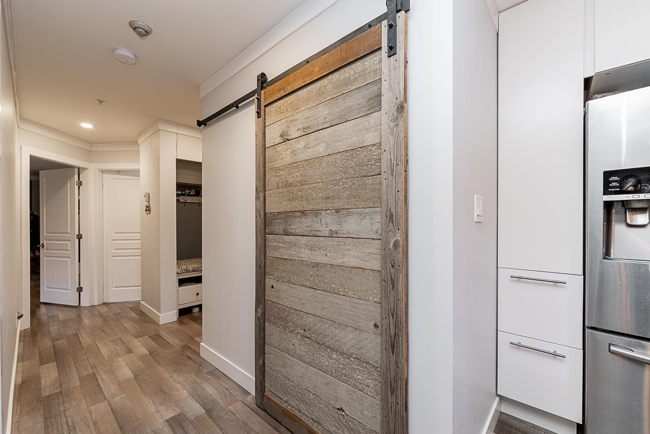 410 13939 Laurel Drive, Surrey, British Columbia  V3T 1A8 - Photo 3 - R3077814