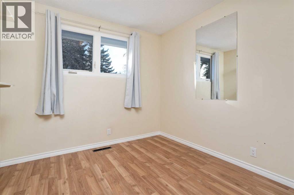 11 Montrose, Camrose, Alberta  T4V 2L5 - Photo 11 - A2277172