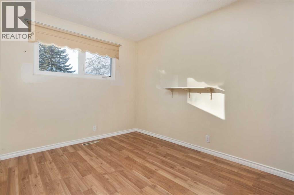 11 Montrose, Camrose, Alberta  T4V 2L5 - Photo 13 - A2277172