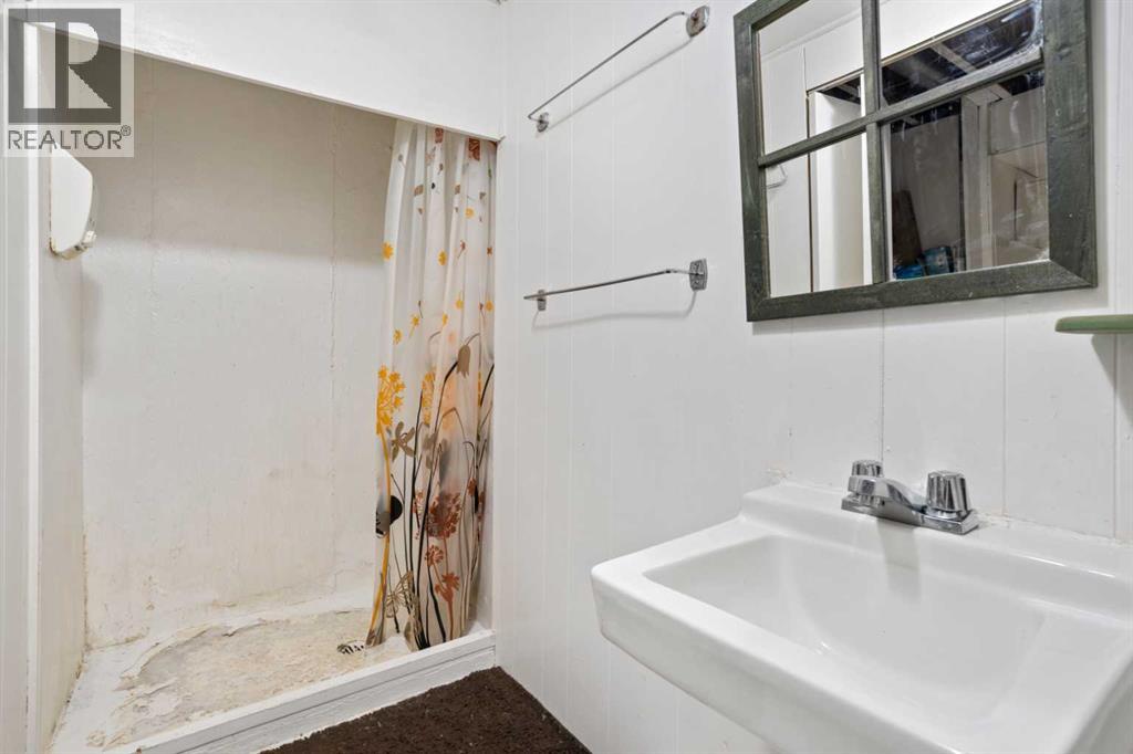 11 Montrose, Camrose, Alberta  T4V 2L5 - Photo 19 - A2277172