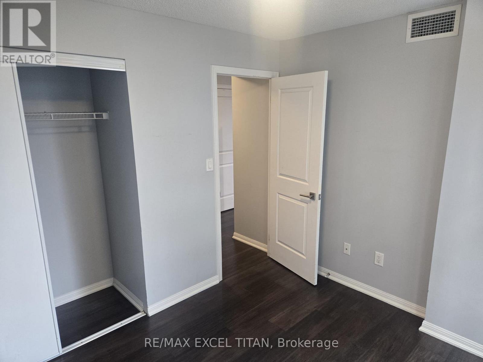 1715 - 400 Adelaide Street E, Toronto, Ontario  M5A 4S3 - Photo 3 - C12686810