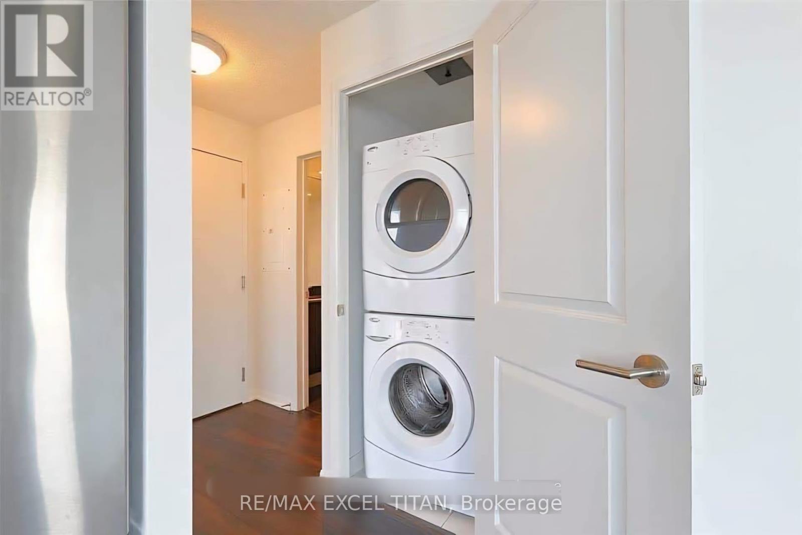 1715 - 400 Adelaide Street E, Toronto, Ontario  M5A 4S3 - Photo 5 - C12686810