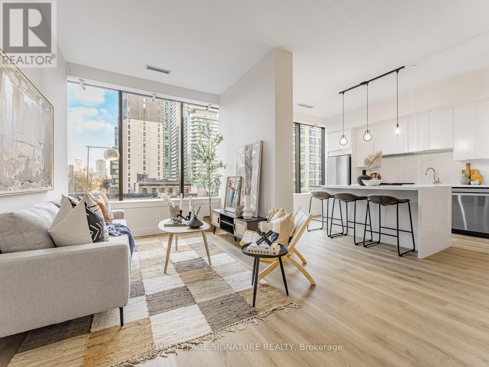 402 - 5 St. Joseph Street, Toronto, Ontario  M4Y 0B6 - Photo 2 - C12686972