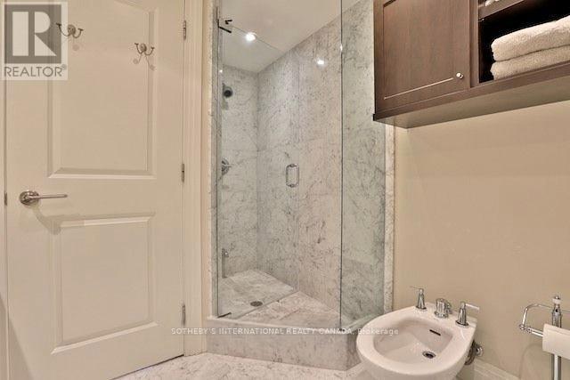 603 - 1 Benvenuto Place, Toronto, Ontario  M4V 2L1 - Photo 17 - C12686980